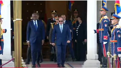 الموقع الرئاسي ينشر فيديو استقبال الرئيس السيسي لنظيره الجابوني بقصر الاتحادية