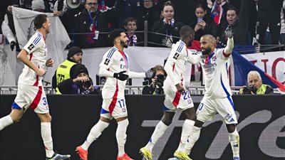 بمشاركة عبد المنعم.. نيس يخسر برباعية أمام ليون بالدوري الفرنسي