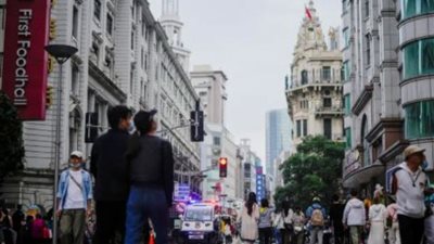 نشاط قطاع الخدمات في الصين ينمو لكن بوتيرة أبطأ في نوفمبر