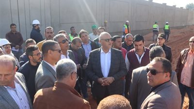 محافظ القليوبية يتفقد محطة مياه المنشأة الكبرى بكفر شكر