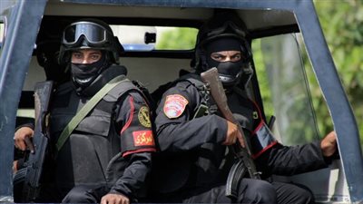 تفاصيل قيام شخص بسرقة كهرباء أعمدة الإنارة بالقاهرة
