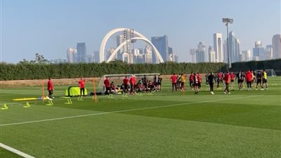 السماح لوسائل الإعلام بحضور جزء من مران الأهلي بقطر
