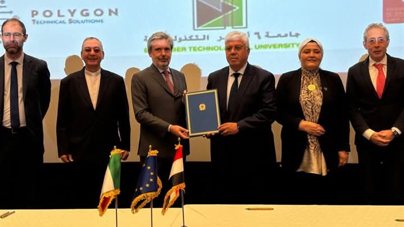 الدكتور ايمن عاشور
