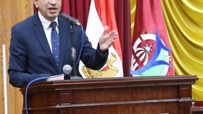 رئيس جامعة الفيوم يشهد حفل تنصيب اتحاد طلاب جامعة الفيوم