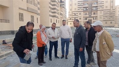 مفاجأة هامة من رئيس جهاز 15 مايو لحاجزى الوحدات السكنية بالمدينة.. صور