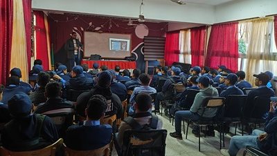 جامعة القناة تواصل حملاتها التوعوية حول أضرار إستخدام الأجهزة الذكية