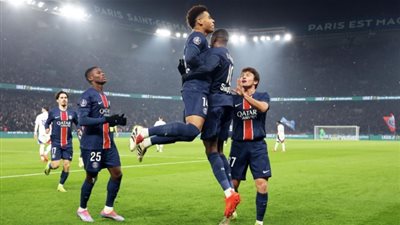باريس سان جيرمان يفوز على ليون بثلاثية في الدوري الفرنسي