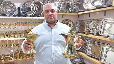منتجات الفضة تتلألأ في المعرض