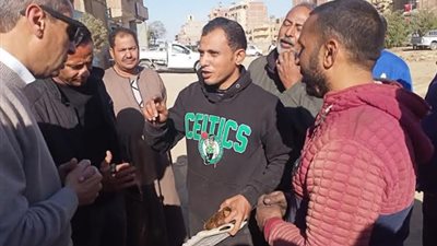 محافظ السويس يتفقد المشروعات الصغيرة والورش بالمدينة الصناعية