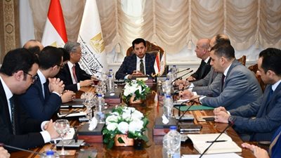 وزير الشباب يبحث التعاون الثنائي مع سفير كوريا الجنوبية