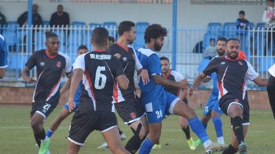 المقاولون العرب ينفرد بالقمه والسكه تعادل مع الاتصالات