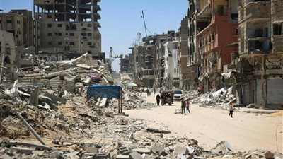 صحة غزة:إسرائيل تدمر المباني المجاورة لمستشفيات القطاع بالروبوتات