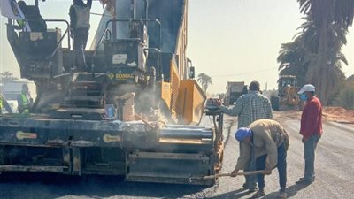 محافظ أسيوط: استمرار أعمال ازدواج الطريق الزراعي 