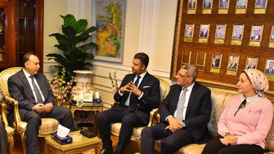 محافظ أسيوط يستقبل وفد المجلس القومي لحقوق الإنسان