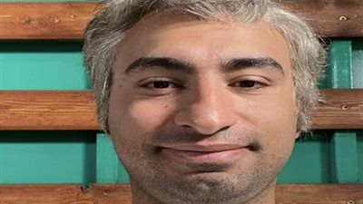 بالصور.. لوك جديد للفنان على ربيع يثير جدل الجمهور