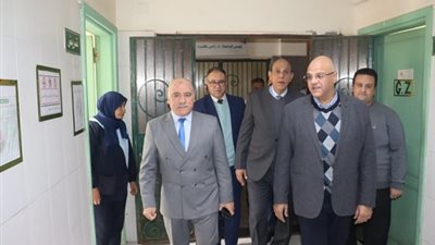 محافظ القليوبية يتفقد وحدة مناظير الجهاز الهضمي بمستشفى حميات بنها