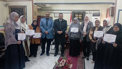 الهواري تكرم المعلمات المتميزات بمدارس بنى سويف