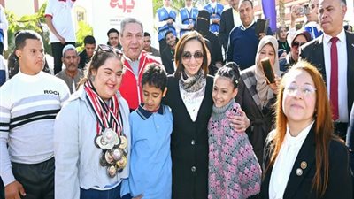 رصف ٨ طرق رئيسية بتكلفة ١٣٤ مليون جنيه