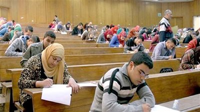 طلاب جامعة القاهرة يواصلون أداء امتحانات نهاية الترم الأول