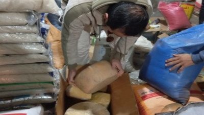إغلاق مصنع وضبط 805 ك مواد غذائية منتهية الصلاحية بالقليوبية