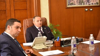 محافظ بورسعيد يرأس الاجتماع الأول لمركز شبكة المرافق بالمحافظة