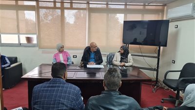 وكيل الوزارة يجتمع وفريق الإشراف بإدارة أبوتشت الصحية لرفع مؤشرات