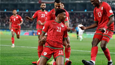 منتخب عمان يفتتح التسجيل أمام البحرين فى نهائي خليجي 26