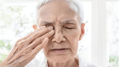 أسباب الضمور البقعي المرتبط بالعمر