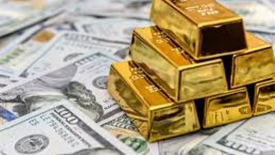 الذهب تحت ضغط الدولار وعوائد السندات