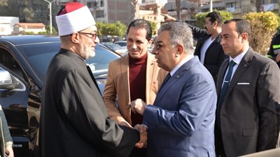 محافظ الدقهليةومفتي الجمهوريةيشهدان تسليم فرع الإفتاءبالمنصورة