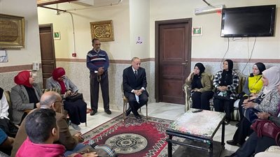 جامعة القاهرة تنظم زيارة لدار المسنين 