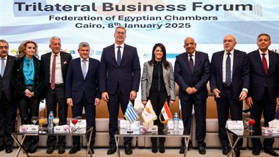 وزيرة التخطيط تلقي الكلمة الرئيسية في الجلسة الافتتاحية