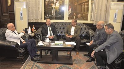 امتحانات اداب دمنهور دور الاحزاب السياسية ومؤسسات المجتمع