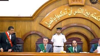 المشدد 10 سنوات للموظف المزور بالشرقية