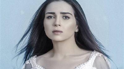 مي عز الدين مطلوبة على جوجل بعد أول ظهورها بعد وفاة والدتها