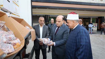 توزيع 2 طن لحوم صكوك أضاحي للأسر الأولى بالرعاية بكفرالشيخ