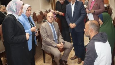 ابرزها عربات طعام وفرص عمل.. حصاد لقاء محافظ القليوبية بالمواطنين