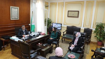 محافظ الجيزة يلتقي متدربات الأكاديمية الوطنية