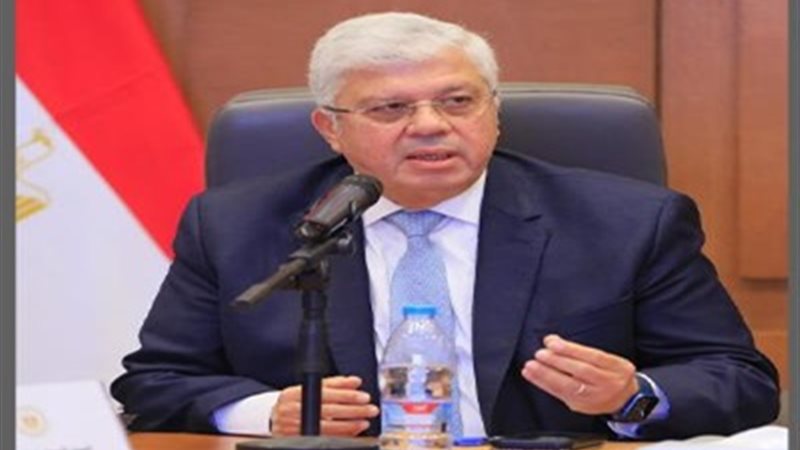 د.أيمن عاشور وزير