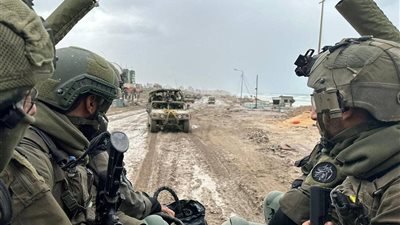 إعلام إسرائيلي: الجيش ينسحب من غزة وينتقل لوضعية الدفاع بعد وقف النار
