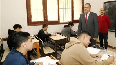محافظ الشرقية يتفقد لجان إمتحانات الشهادة الإعدادية