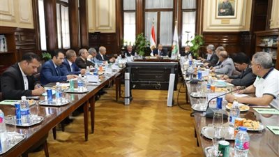 الزراعة تبحث مع شركات السكر الاستعداد لموسم زراعة البنجر بغرب المنيا