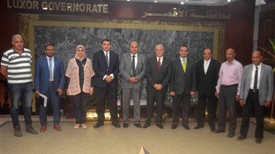 التحول الرقمى بالأقصر على مائدة المحافظ ونائب رئيس المصرية للإتصالات