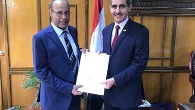 عبد النعيم وكيلا للزراعة و الزيات للألسن بجامعة القناة