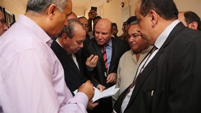 محافظ كفرالشيخ يستمع لأهالي قرية الناصرية ببيلا