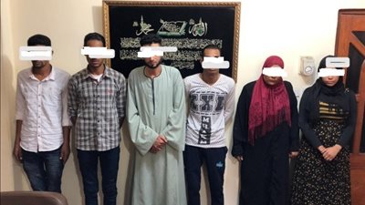 طلق ابنتها.. فاستعانت بالبلطجية لخطفه من عروسه الجديدة