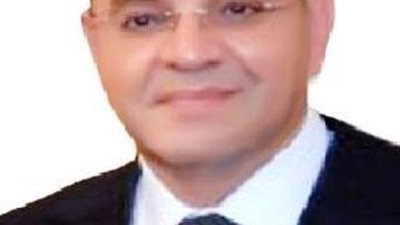 عودتى المفاجئة للمنزل وملابس زوجتى المثيرة كشفت الخيانة