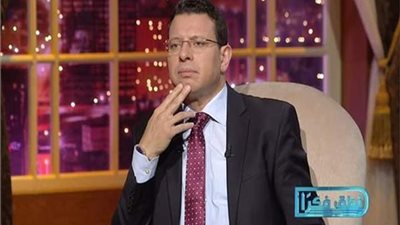 الليلة.. أولى حلقات «نطق فكرًا» مع عمرو عبد الحميد