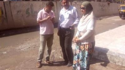 الأجهزة التنفيذية بالخانكة تتعامل مع مياه الصرف في شوارع الجبل الأصفر
