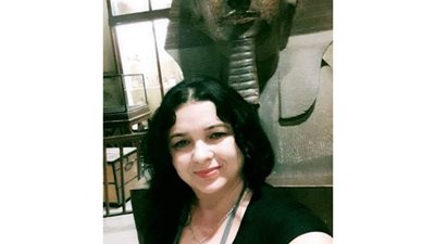 غادرت القاهرة الى رومانيا ولكن تركت قلبى هناك.. سيدة رومانية تبكي عشقا وحبا في مصر